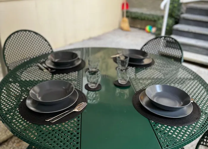 Quarto Mare Con Giardino